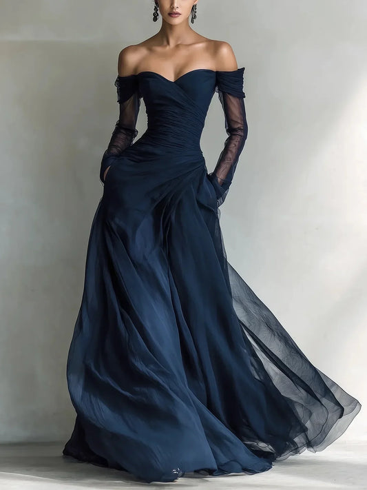 Marta | Vestido Largo con Hombros Descubiertos y Detalles en Malla