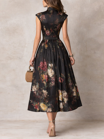 Isabella | Vestido Midi Plisado en Seda Negra con Estampado Floral y Cuello Alto