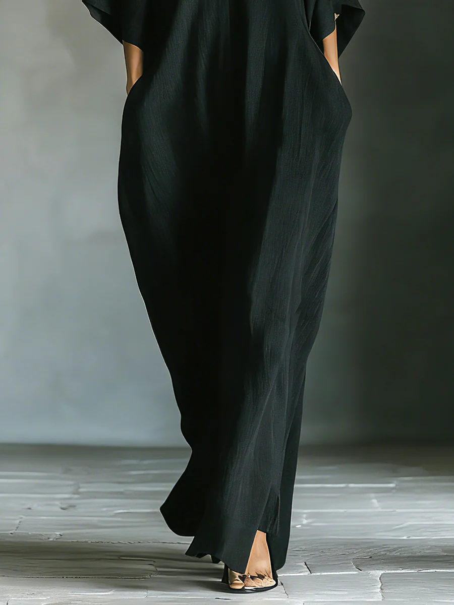 Claudia | Vestido Largo Negro Oversize Minimalista con Mangas Kimono