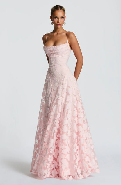Abril | Vestido largo elegante de encaje floral