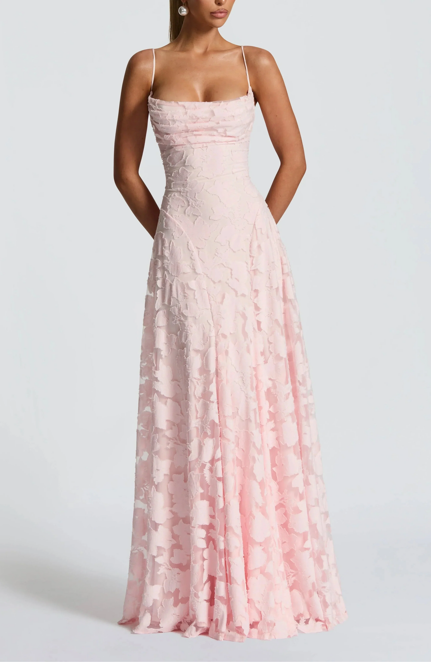 Abril | Vestido largo elegante de encaje floral