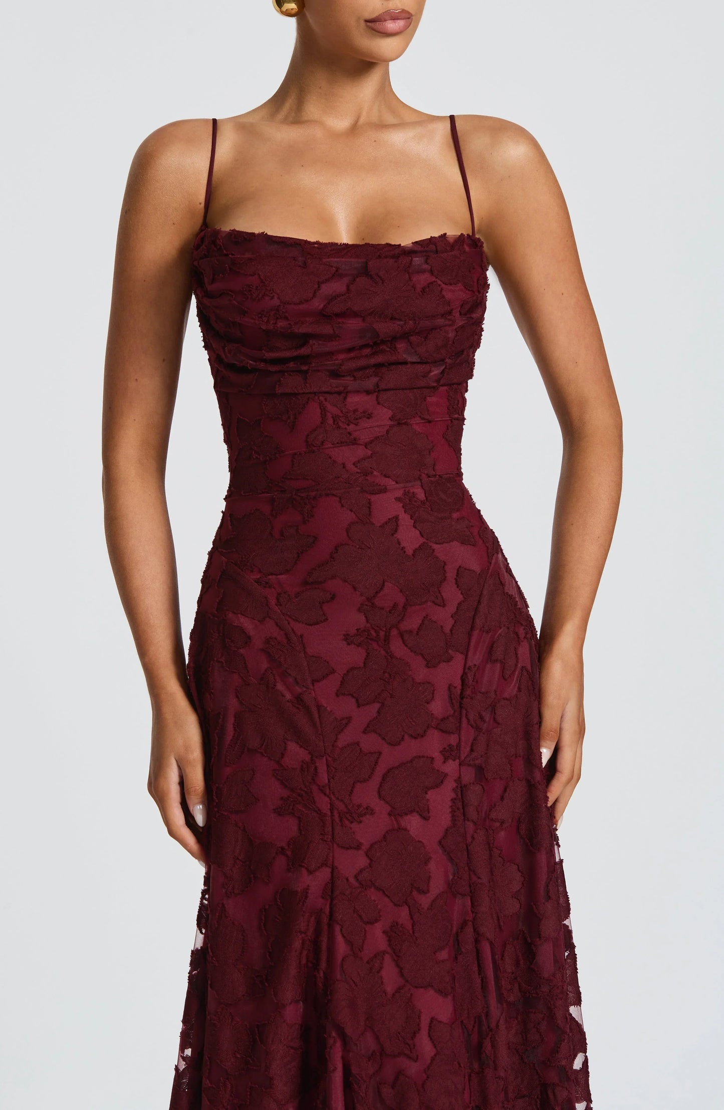 Abril | Vestido largo elegante de encaje floral