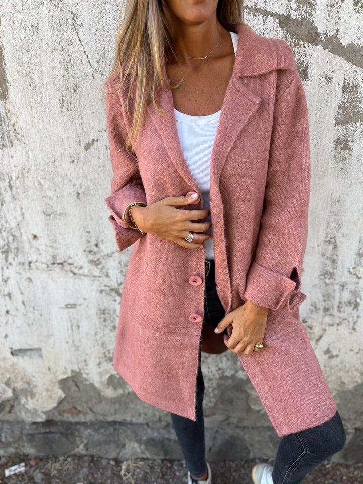Carmen | Abrigo informal de lana de botonadura sencilla con solapas